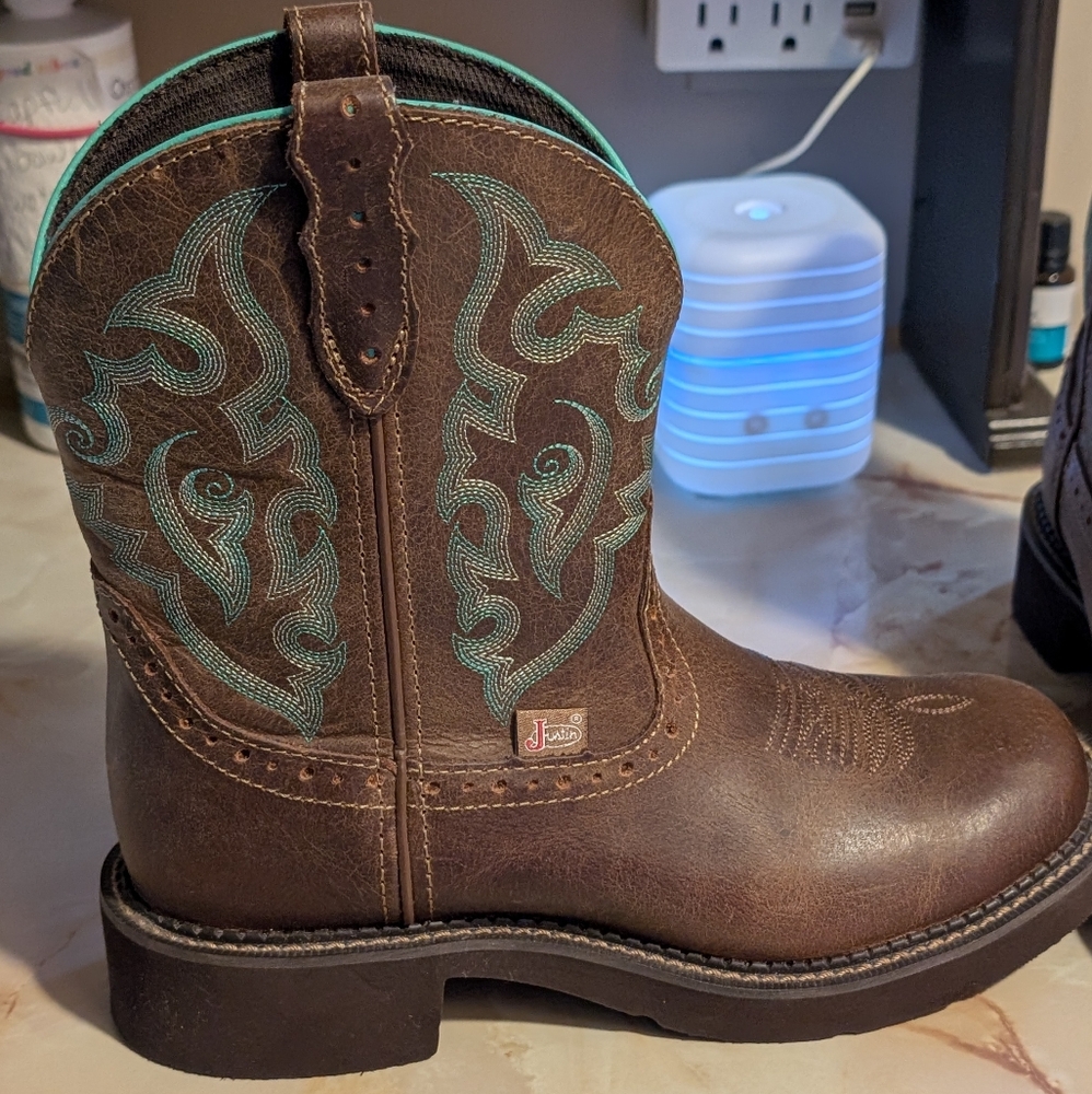 Justin Gypsy boots